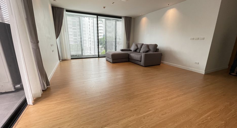 For rent 3 bedrooms condo in Watthana, Bangkok