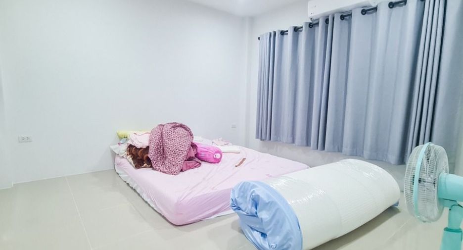 For rent and for sale 5 bedrooms house in Khlong Sam Wa, Bangkok
