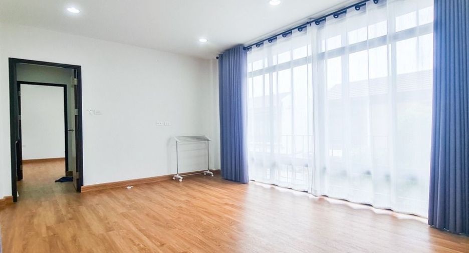 For rent and for sale 5 bedrooms house in Khlong Sam Wa, Bangkok