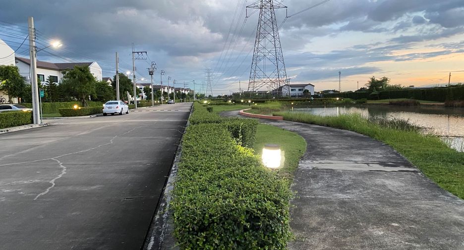 For rent and for sale 5 bedrooms house in Khlong Sam Wa, Bangkok