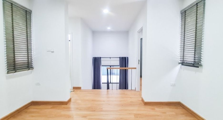 For rent and for sale 5 bedrooms house in Khlong Sam Wa, Bangkok