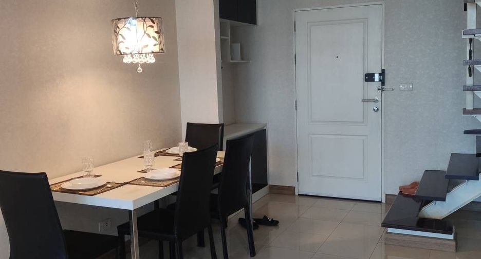 À vendre 2 chambres condo à Phra Khanong, Bangkok