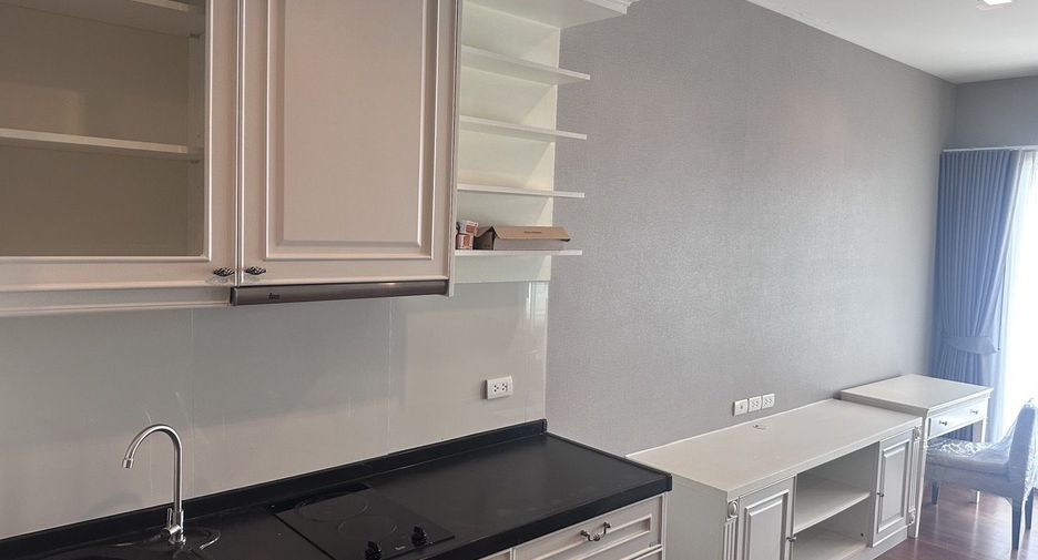 For rent 1 bed condo in Sathon, Bangkok