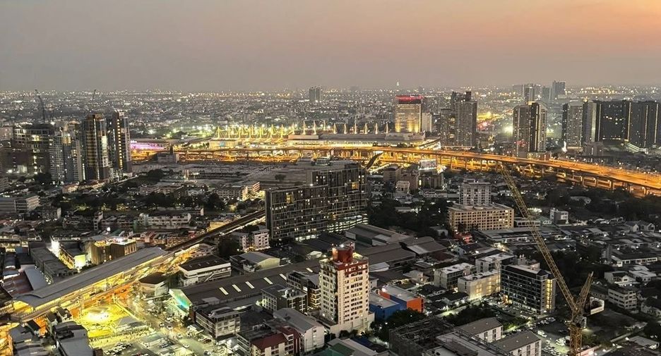 For rent 2 bedrooms condo in Bang Na, Bangkok