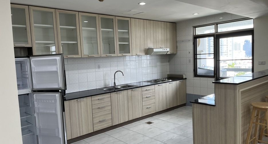 ให้เช่า 3 ห้องนอน คอนโด ใน วัฒนา, กรุงเทพฯ