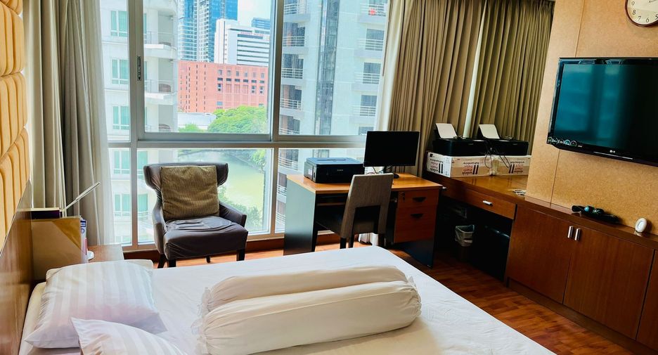 For rent 1 bed condo in Pathum Wan, Bangkok