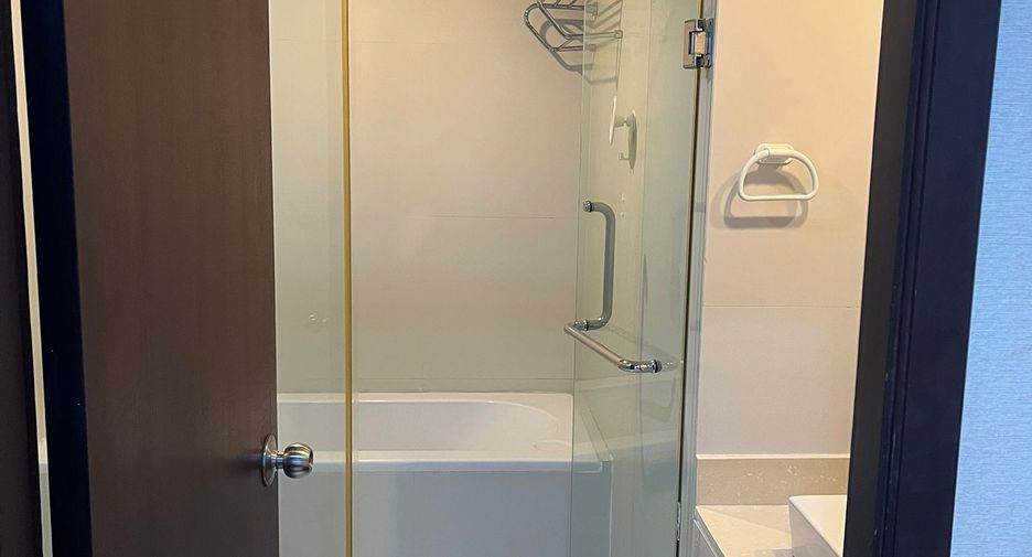 For rent 1 bed condo in Pathum Wan, Bangkok