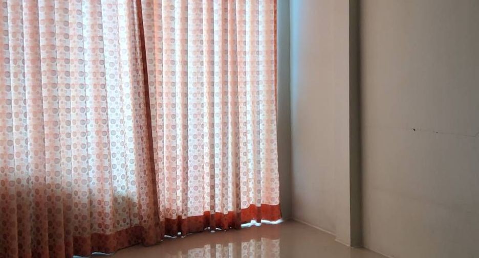À vendre 3 chambres maison de ville à Lat Krabang, Bangkok