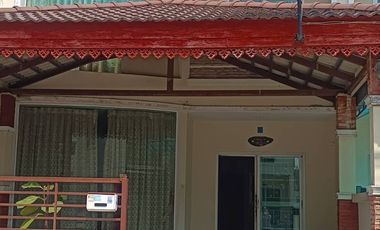 À vendre 3 chambres maison de ville à Lat Krabang, Bangkok