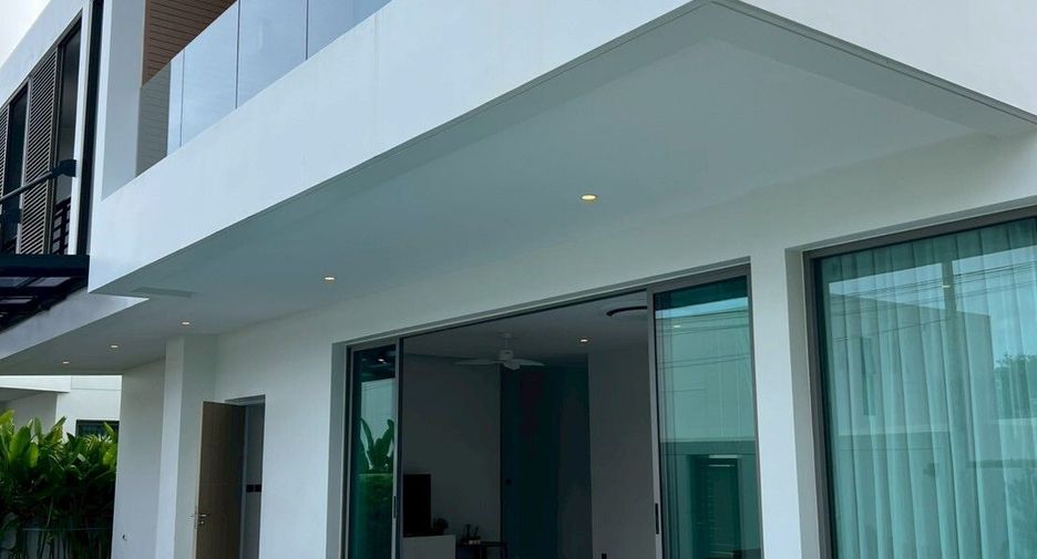 For rent 3 bedrooms villa in Mueang Phuket, Phuket
