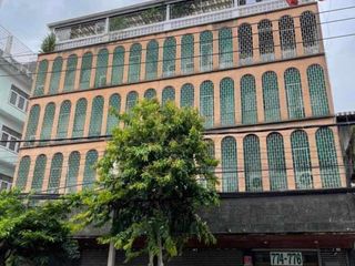 出售 8 卧室 商业空间 在 Khlong San, 曼谷
