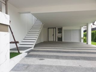 Продажа 4 спальни таунхаус в Лат Пхрао, Бангкок
