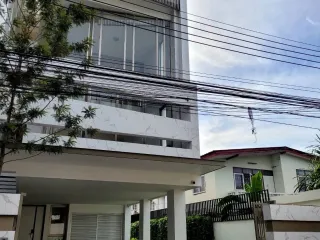 出售 4 卧室 联排别墅 在 Lat Phrao, 曼谷