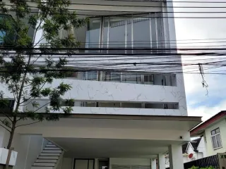 出售 4 卧室 联排别墅 在 Lat Phrao, 曼谷