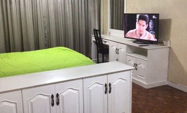 Wohnung zur Miete mit Studio in Watthana, Bangkok