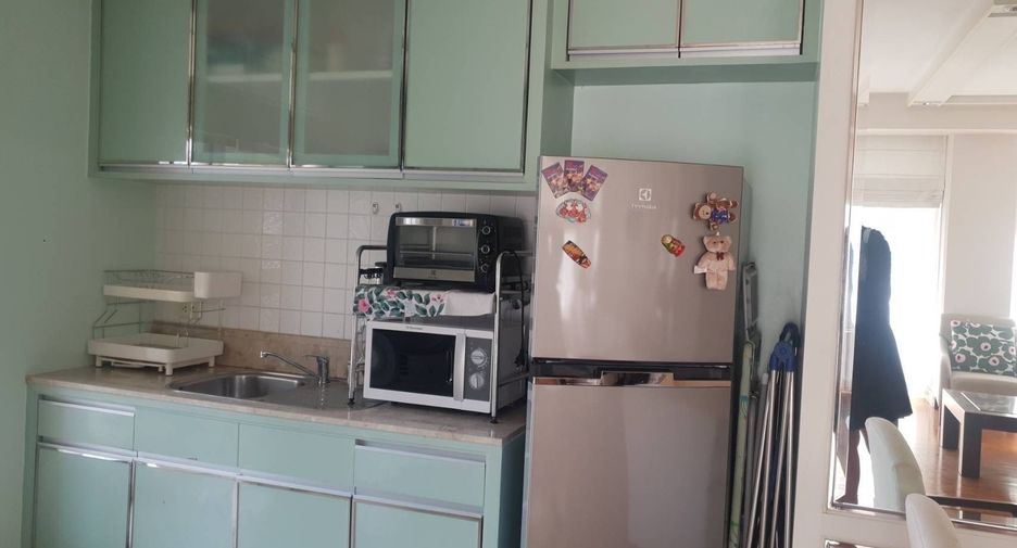 For rent 2 bedrooms condo in Pathum Wan, Bangkok