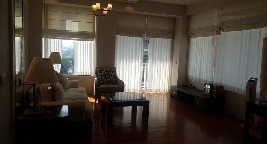 For rent 2 bedrooms condo in Pathum Wan, Bangkok