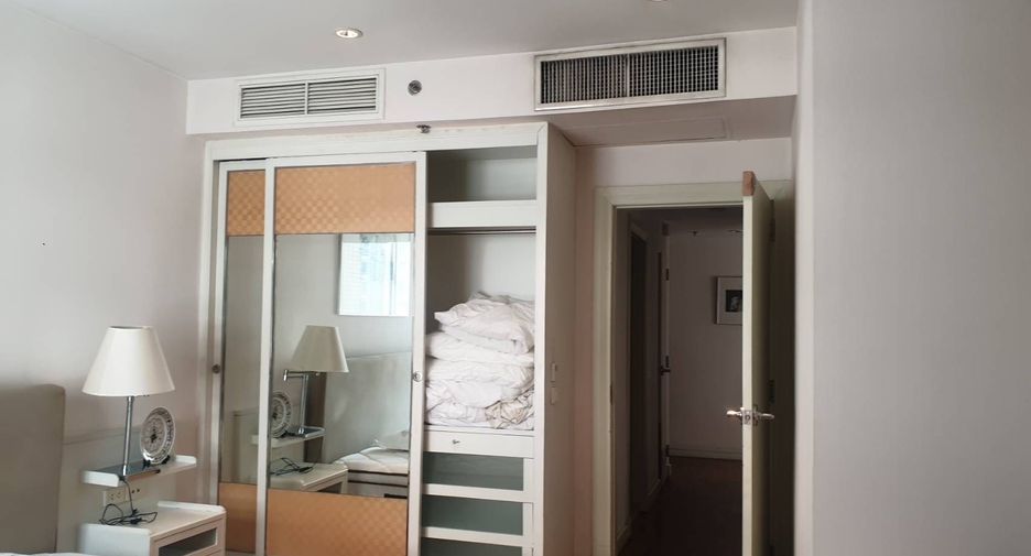 For rent 2 bedrooms condo in Pathum Wan, Bangkok