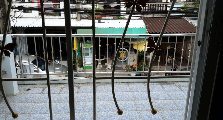For sale 2 bedrooms townhouse in Bueng Kum, Bangkok