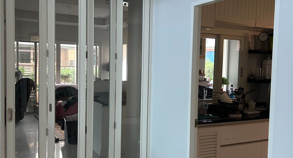 For sale and for rent 3 bedrooms house in Prawet, Bangkok