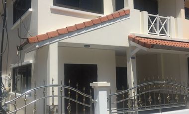 Casa adosada en alquiler de 3 habitaciones en Kathu, Phuket