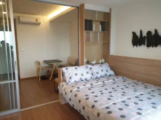 Condo en alquiler de 1 habitaciones en Yan Nawa, Bangkok
