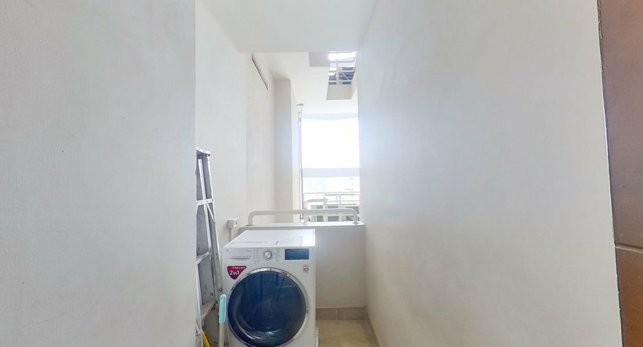 For rent 2 bedrooms condo in Sathon, Bangkok