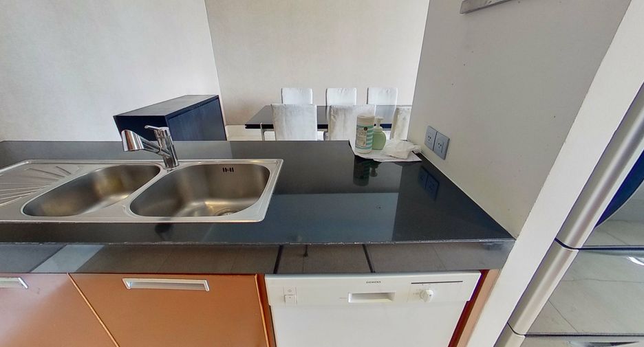 For rent 2 bedrooms condo in Sathon, Bangkok
