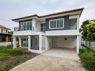 For sale 4 bedrooms house in Thung Khru, Bangkok