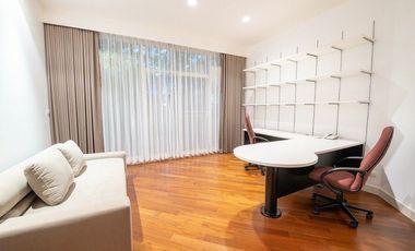 For rent 5 bedrooms condo in Yan Nawa, Bangkok