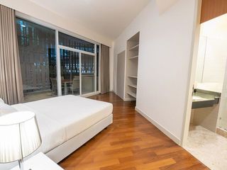 For rent 5 bedrooms condo in Yan Nawa, Bangkok