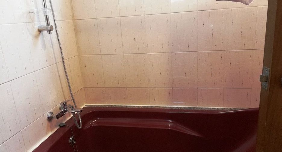 For rent 3 bedrooms condo in Sathon, Bangkok