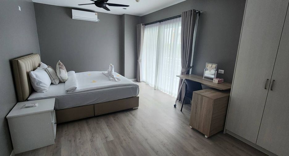 For rent 3 bedrooms condo in Mueang Phuket, Phuket