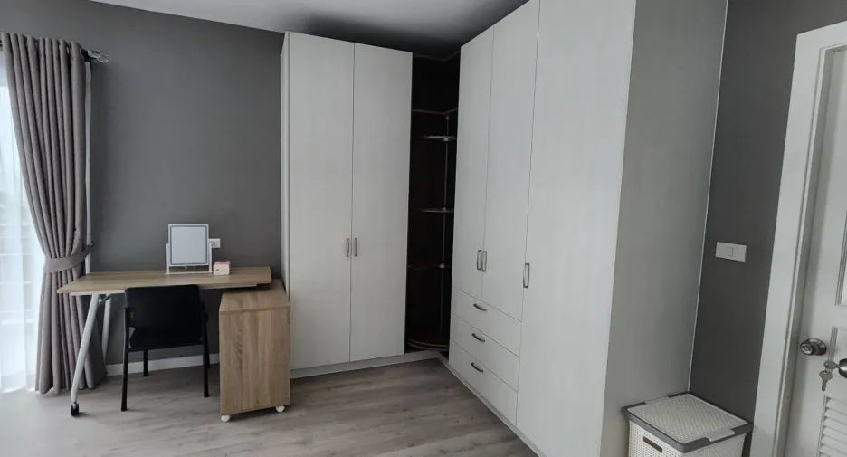 For rent 3 bedrooms condo in Mueang Phuket, Phuket