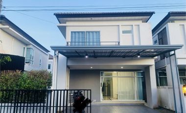 À louer 3 chambres maison à Mueang Phuket, Phuket
