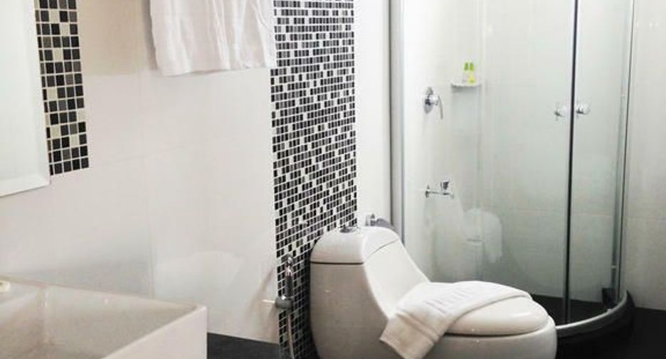 For rent 1 bed condo in Yan Nawa, Bangkok