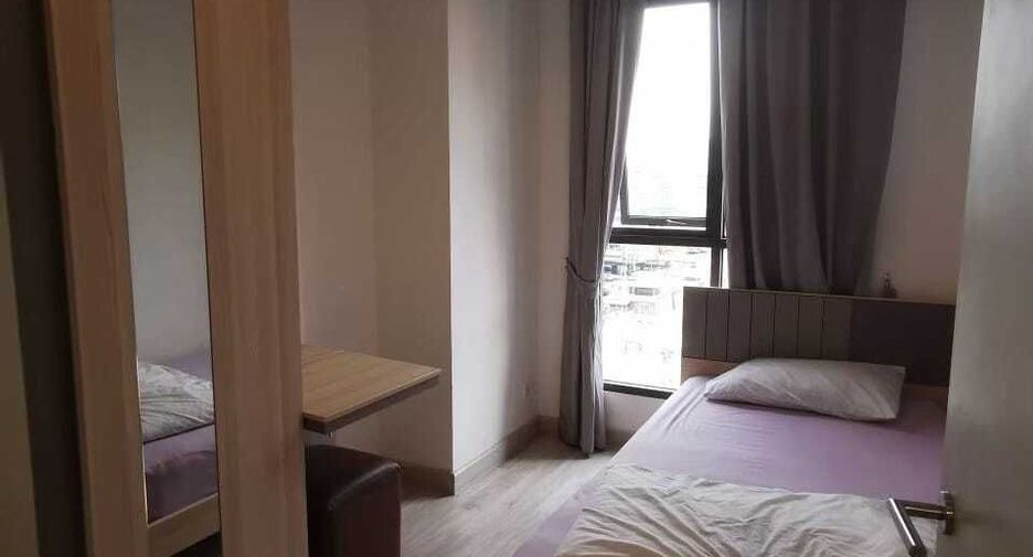 For rent 2 bedrooms condo in Huai Khwang, Bangkok