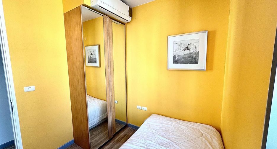 For rent 2 bedrooms condo in Bang Rak, Bangkok