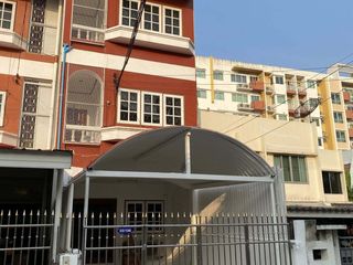 Reihenhaus zur Miete mit 4 Zimmer in Chatuchak, Bangkok