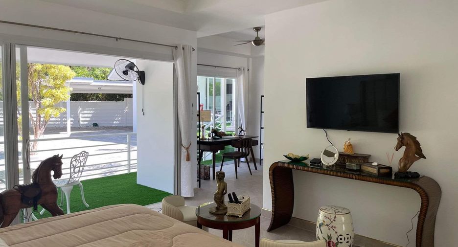 For sale and for rent 5 bedrooms villa in Mueang Phuket, Phuket
