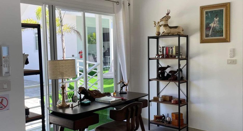 For sale and for rent 5 bedrooms villa in Mueang Phuket, Phuket