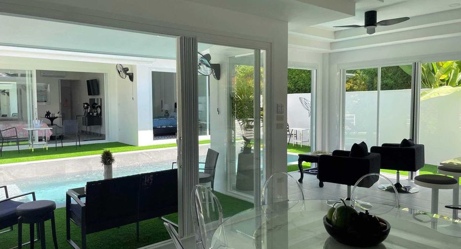 For sale and for rent 5 bedrooms villa in Mueang Phuket, Phuket