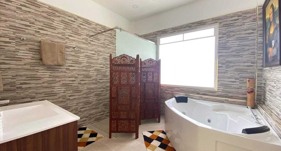 For sale and for rent 5 bedrooms villa in Mueang Phuket, Phuket