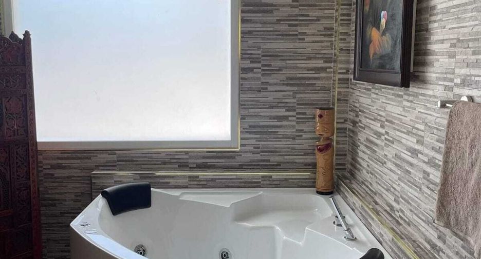 For sale and for rent 5 bedrooms villa in Mueang Phuket, Phuket