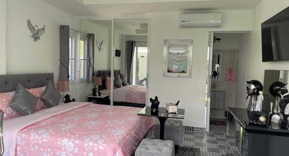 For sale and for rent 5 bedrooms villa in Mueang Phuket, Phuket