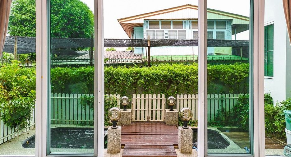 Villa zum Kauf mit 7 Zimmer in Phasi Charoen, Bangkok
