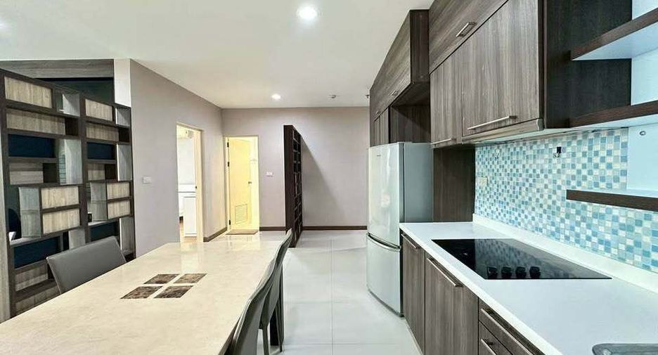 For rent 2 bedrooms condo in Sathon, Bangkok