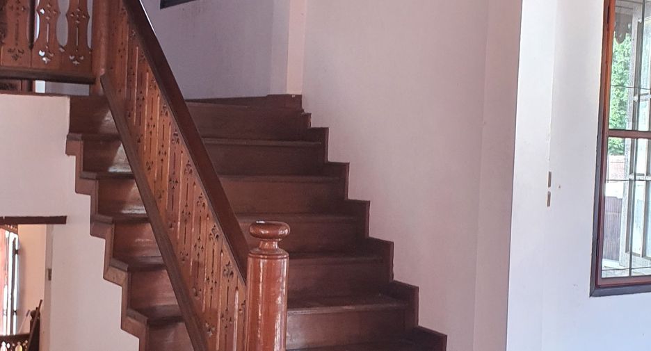 Haus zum Kauf mit 8 Zimmer in Min Buri, Bangkok