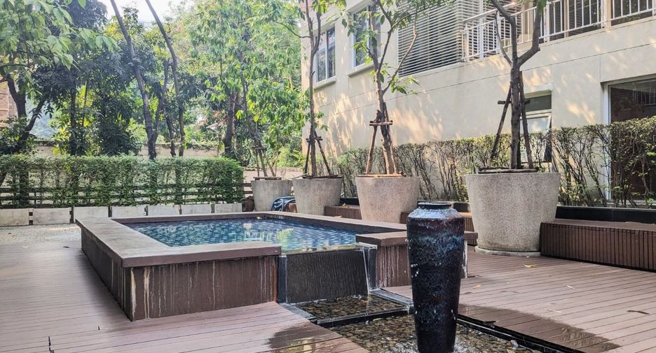 For sale 2 bedrooms condo in Watthana, Bangkok