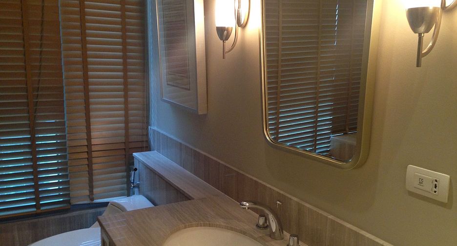 For sale 3 bedrooms condo in Pathum Wan, Bangkok